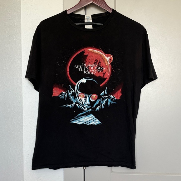 THE WEEKND AFTER HOURS TILL DAWN 2022 TOUR BAND GRAPHIC T-SHIRT MENS XL - Picture 1 of 6